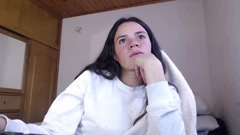 noreen_ online show from March 17, 2026, 7:39 pm