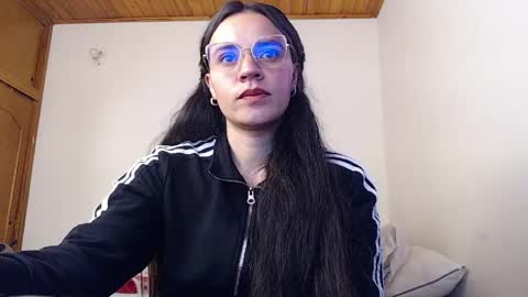 Snapshot of noreen_ chatting on June 4, 2026, 5:30 pm noreen_ online show from June 4, 2026, 5:30 pm