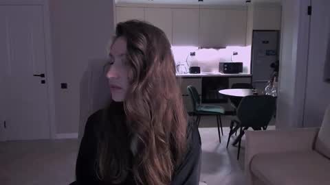 Hazel online show from October 1, 2025, 11:33 pm