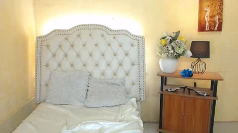 Kyline online show from December 12, 2024, 3:43 am