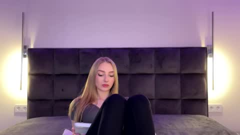 Goldie online show from November 7, 2025, 3:56 pm