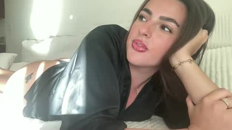 nellyxoxo online show from September 28, 2025, 9:53 pm
