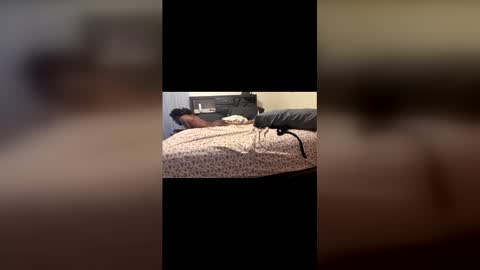 noturaveragemilf online show from December 2, 2025, 10:53 am