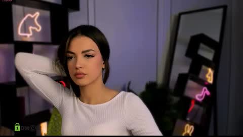 Snapshot of nova_rune chatting on October 8, 2025, 7:00 pm Nova online show from October 8, 2025, 7:00 pm