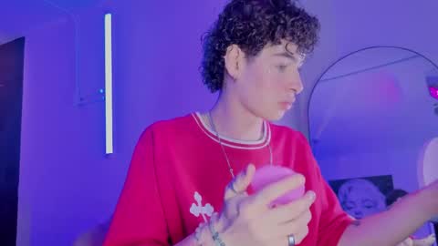 Nova Salvatore online show from March 31, 2026, 3:19 am