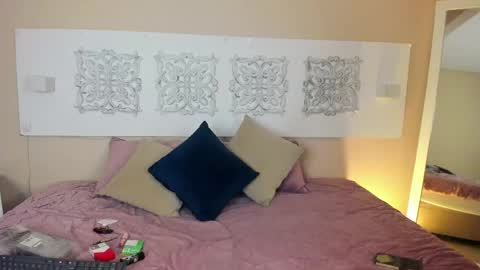 nova_velveet online show from April 21, 2026, 8:34 pm