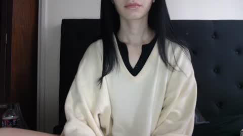 Olivia online show from November 25, 2025, 6:19 pm