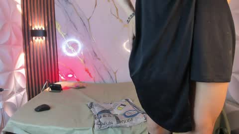 Snapshot of novanight_ chatting on April 27, 2026, 11:52 am novanight_ online show from April 27, 2026, 11:52 am