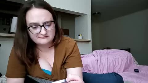 Snapshot of novarose233609 chatting on January 22, 2025, 8:40 am novarose233609 online show from January 22, 2025, 8:40 am