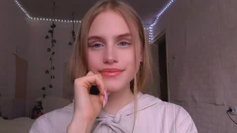 Mia Blake online show from April 11, 2026, 12:09 pm