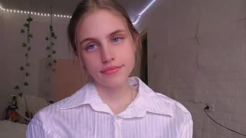 Mia Blake online show from April 12, 2026, 12:10 pm