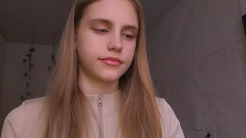 Mia Blake online show from April 14, 2026, 12:11 pm