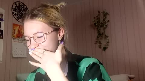 Snapshot of novellahartig chatting on February 25, 2026, 3:10 pm Sari It is my first day online show from February 25, 2026, 3:10 pm