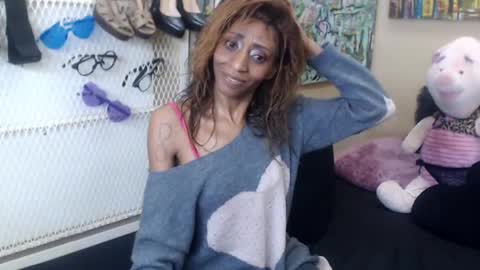 Snapshot of nubiangiggles chatting on May 6, 2026, 9:03 am Nubiangiggles online show from May 6, 2026, 9:03 am