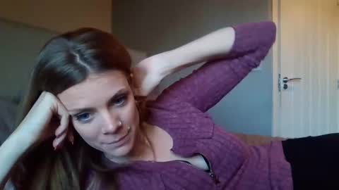 Alice  Nudgeman online show from November 26, 2025, 9:10 am