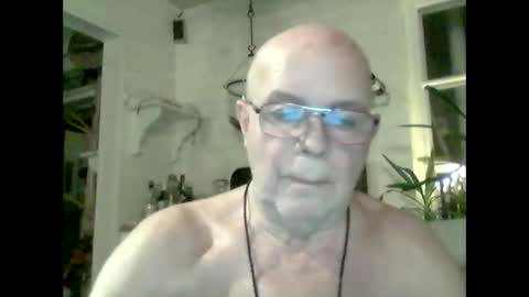Haky online show from December 8, 2024, 6:06 pm