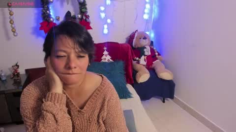 nuit_rose online show from December 21, 2024, 5:14 am