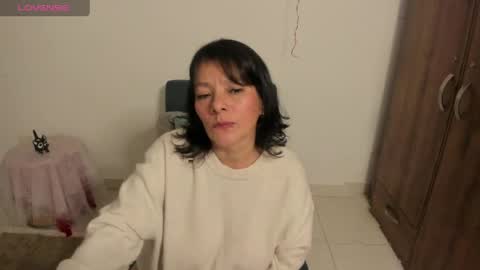 nuit_rose online show from April 18, 2026, 1:42 am