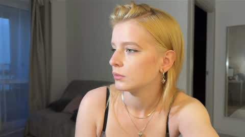 Snapshot of nura_foxx chatting on July 12, 2026, 12:45 am nura_foxx online show from July 12, 2026, 12:45 am