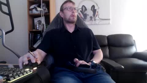 nursefan online show from November 12, 2025, 12:49 pm