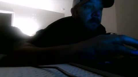 nuttincowboy727272 online show from April 3, 2026, 10:02 am