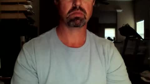 nvrenuff1979 online show from September 18, 2025, 11:34 am