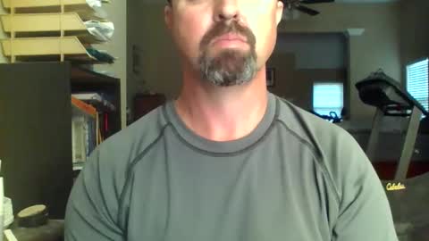 nvrenuff1979 online show from April 17, 2026, 11:35 am