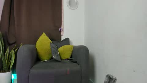 Snapshot of nyalgasai1 chatting on May 6, 2026, 12:41 am Nia online show from May 6, 2026, 12:41 am