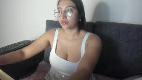 Vanessa online show from November 5, 2025, 10:54 pm