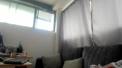 Vanessa online show from November 12, 2025, 5:24 pm