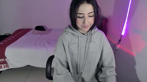 Snapshot of nymph_frida chatting on December 4, 2024, 6:55 am Frida online show from December 4, 2024, 6:55 am