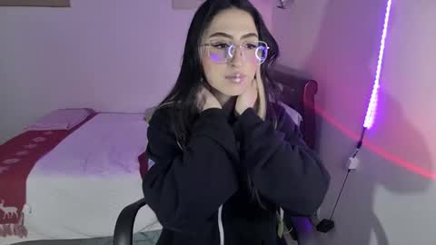 Snapshot of nymph_frida chatting on December 11, 2024, 5:10 am Frida online show from December 11, 2024, 5:10 am