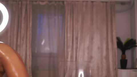 nyrobinova online show from February 28, 2025, 10:20 am