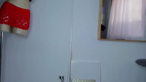 Snapshot of nyusha619933 chatting on November 19, 2025, 8:31 pm Laura nyu online show from November 19, 2025, 8:31 pm