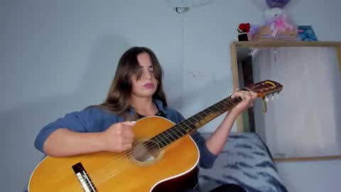 Snapshot of nyusha619933 chatting on December 5, 2025, 9:00 pm Laura nyu online show from December 5, 2025, 9:00 pm