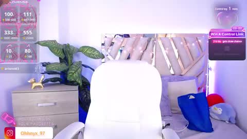 Alex   .    online show from March 7, 2025, 3:40 am