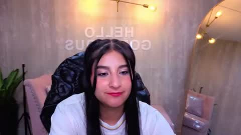 Nia  online show from June 18, 2026, 2:56 am
