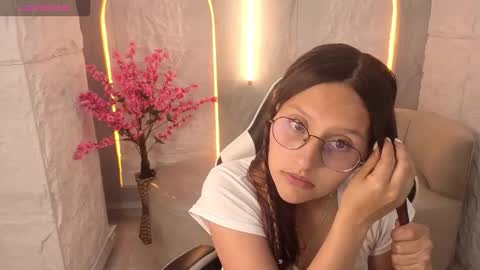 Snapshot of nyx_tamy_tx chatting on October 14, 2025, 1:01 pm Online 800 to 1400 online show from October 14, 2025, 1:01 pm