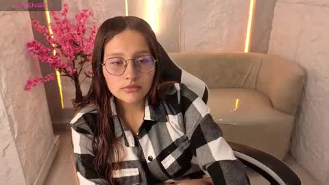 Snapshot of nyx_tamy_tx chatting on October 15, 2025, 1:22 pm Online 800 to 1400 online show from October 15, 2025, 1:22 pm