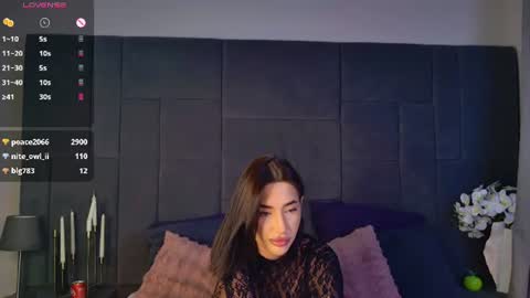 nyxie_love online show from June 25, 2026, 4:22 pm