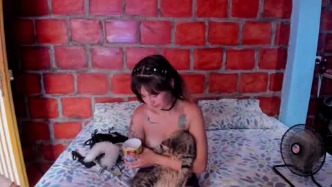 Scarlett online show from December 19, 2025, 6:04 pm