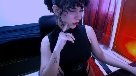 Snapshot of nyxxei chatting on April 24, 2026, 9:50 pm Nyxxei online show from April 24, 2026, 9:50 pm