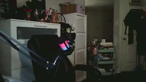 Snapshot of obeycarrienoona chatting on May 21, 2026, 1:23 am Goddess Carrie online show from May 21, 2026, 1:23 am