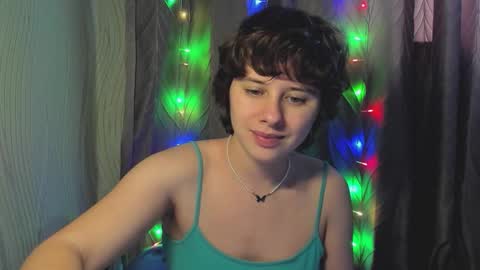 Evie online show from November 3, 2025, 11:11 am