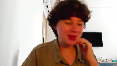 Evie online show from February 26, 2026, 7:18 am