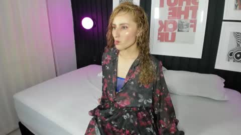 Ana  online show from September 9, 2025, 10:59 am