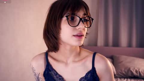 Thea online show from November 17, 2025, 7:08 pm