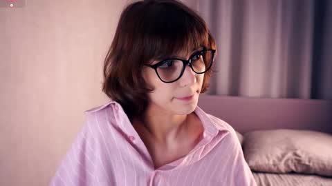 Thea online show from November 18, 2025, 6:12 pm