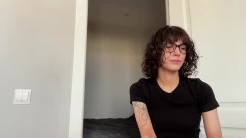Thea online show from May 15, 2026, 4:41 am