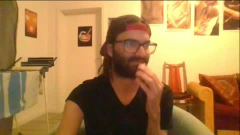Snapshot of oeffel chatting on August 7, 2026, 8:22 pm oeffel online show from August 7, 2026, 8:22 pm